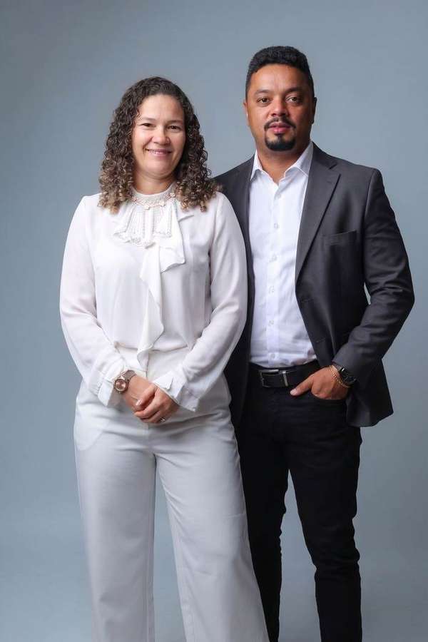 Edna Cristina Pereira de Alencar e Fábio Távora de Souza Tomaz — Edna Designer